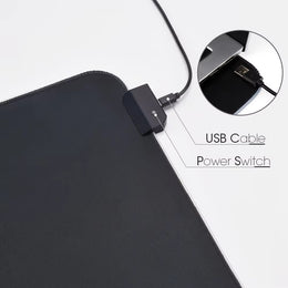 Mouse Pad Gamer RGB XL 90x40 – Iluminación LED + Superficie Speed
